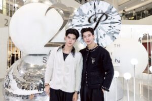 สยามพารากอนเติมเต็มโมเมนต์พิเศษ ดึง หล่ง ลี-อาร์ม และ LIPTA ร่วมสร้างบรรยากาศแห่งความสุขส่งท้ายปลายปีแบบอบอุ่น