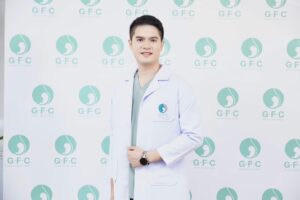 หมอแจ๊พ (นพ.บุญยเกียรติ) คุณหมอที่มาพร้อมความหล่อบวกกับความเก่งรอบด้าน ที่สำคัญ คือ ผู้สานฝันของหลายครอบครัวที่มีบุตรยากทำให้ประสบความสำเร็จมีบุตรได้