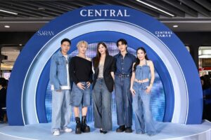 ห้างแตก!! “อั้ม พัชราภา” – “เลโก้-ตุ้ย LYKN” เดินแฟชั่นโชว์ยีนส์ไทย SARAN (ศรัณ) เปิดตัวขายในห้างครั้งแรก พร้อมฉลองยอดขายทะลุ 1 ล้านตัว