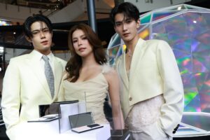 เฟิร์ส–โอม–ยิหวา ร่วมถ่ายทอดนิยามงานผิวใหม่ ในงาน The World’s First Launch of&hellip;