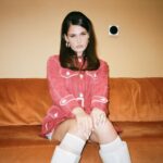 SIENNA SPIRO ศิลปินคลื่นลูกใหม่เสียงทรงพลังวัย 20 ปีจากอังกฤษพา “Die On This Hill” เข้า Billboard Hot 100 ครั้งแรก!Ryan Tedder ชื่นชม “เสียงดีที่สุดเท่าที่เคยได้ยิน นับจาก Adele”