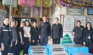 บริษัท ไทย – ไลซาท จำกัด มอบโต๊ะเรียนอัปไซเคิลจากพลาสติก ให้แก่ ศูนย์พัฒนาเด็กก่อนวัยเรียน วัดนวมประดิษฐ์ เขตภาษีเจริญ 