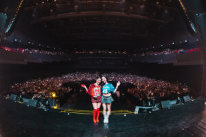 โมเมนต์รักล้นฮอลล์! “จินนี่-เจน่า” เสิร์ฟแฟนคอนคู่ครั้งแรก โชว์ครบรสพร้อมแขกรับเชิญคุณภาพ ในงาน “GINNYJAYNA [HEART TO HEART] FANCON”