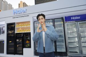 “เพิร์ธ – ธนพนธ์” ปล่อยของกลางลานเซ็นทรัลเวิลด์ แถมโปรยเสน่ห์กระชากใจแฟนๆ จนขึ้นแท่นหนุ่มฮอตไฮเออร์ประจำงาน Champion Your&hellip;