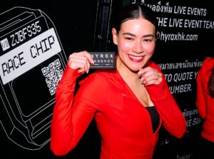 ส่องแฟชั่น “คิมเบอร์ลี่” ลงแข่ง HYROX Thailand เปลี่ยนสนามเป็นรันเวย์ แท็กทีมเพื่อนสาวเสิร์ฟลุคสปอร์ตจัดเต็ม