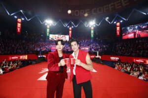 ณเดชน์ แท็กทีม แบมแบม เสิร์ฟโมเมนต์สุดฟินในงาน “เนสกาแฟ เบลนด์ แอนด์ บรู เมค ดิส โมเมนต์ มอร์” เปิดตัว “เนสกาแฟ เบลนด์ แอนด์ บรู ริช อโรมา สูตรใหม่ เพิ่มกาแฟ เติมนม อร่อยไปอีก”