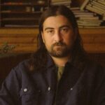 Noah Kahan ปล่อยอัลบั้มใหม่ The Great Divide: The Last Of The Bugs อัดแน่น 21 เพลงพร้อมสารคดี Noah Kahan: Out of Body ชมได้แล้ววันนี้ใน Netflix