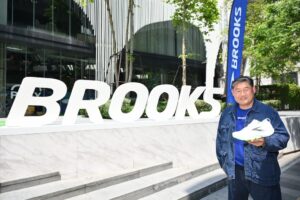 BROOKS ปฏิวัติวงการรันนิ่งไทย ส่ง Glycerin Flex เขย่าตลาดวิ่งปี ’69ชูนวัตกรรม DNA TUNED ทลายทุกกฎเกณฑ์ สู่อิสระแห่งการเคลื่อนไหวนิยามใหม่ของ “การวิ่งที่ไม่จำเป็นต้องวิ่งตามกฎเดิม”