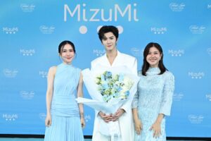 “เฉินเจ๋อหย่วน” เสิร์ฟโมเมนต์เฟิร์สเลิฟฉ่ำกลางกรุงรับบทเขยไทยชวน “เที่ยวไทยใช้กันแดดมิซึมิ”ในงาน “MizuMi x Chen Zheyuan Exclusive Meet & Greet: First Love in Aqua Oasis”