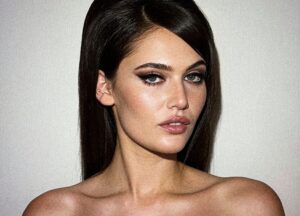 SIENNA SPIRO ศิลปินคลื่นลูกใหม่ที่ทุกคนควรจับตามอง กับหลายเพลงไวรัลไปทั่วโลกขณะนี้กระแสดีไม่มีตก เตรียมครองตำแหน่งดีว่าสาว Gen Z คนใหม่ ที่ทุกคนต้องหลงรัก