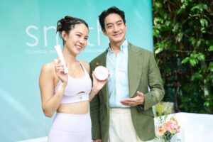“หมอโอ๊ค” นำ “สมิทธิ์ สกินแคร์” รุกตลาดกันแดดพรีเมียม เปิดตัว “SMITH TOTAL SUNSCREEN ESSENCE” นวัตกรรมกันแดดอัจฉริยะ 6X HYBRID UV FILTERS ปกป้องครอบคลุมด้วยคอนเซปต์ SHIELD & SHINE