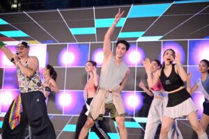 ฟอส – เบล-หว่าหวา นำทีมคนดังเปิดฟลอร์แอโรบิกสุดมันส์ ใน “EMROBIC DANCE @ BENCHASIRI PARK”