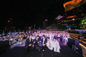 แท็กทีมแจกความอบอุ่น! ‘น้ำปิง-เติ้ล-เฟิร์สวัน-นอร์ท-อ๊อตโต้’ ชวนฟินร้องเพลง-เพ้นท์รูปหัวใจ ฉลองเดือนแห่งความภาคภูมิใจร่วมกับแฟนคลับที่ไอคอนสยาม