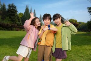 เตรียมพบกับ HUAWEI WATCH KIDS X1 Series สมาร์ทวอทช์เด็กสุดล้ำ ปลดล็อกจินตนาการไร้ขีดจำกัด พร้อมระบบระบุตำแหน่งสุดแม่นยำ เพิ่มความอุ่นใจให้พ่อแม่ในทุกก้าวของลูก