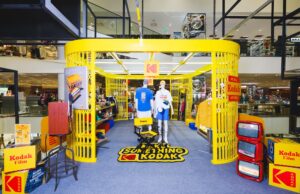 สยามดิสคัฟเวอรี่ ชวนค้นพบความทรงจำ ครั้งแรกกับ “KODAK CROSS SHOP POP-UP STORE” ถ่ายทอดตำนาน Kodak ผ่านแฟชั่นไลฟ์สไตล์