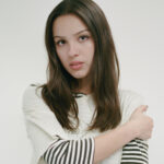 Olivia Rodrigo ปล่อยอัลบั้มที่ทุกคนรอคอย you seem pretty sad for a girl so in loveพร้อมซิงเกิลใหม่ส่งอารมณ์แบบจัดเต็มใน “stupid song” ตอกย้ำสถานะซูเปอร์สตาร์รุ่นใหม่ชัดเจน