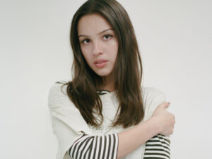 Olivia Rodrigo ปล่อยอัลบั้มที่ทุกคนรอคอย you seem pretty sad for a girl so in loveพร้อมซิงเกิลใหม่ส่งอารมณ์แบบจัดเต็มใน “stupid song” ตอกย้ำสถานะซูเปอร์สตาร์รุ่นใหม่ชัดเจน