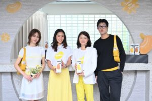 เอมี่ – ดี ร่วมเปิดตัว “โนโบซอย” นมถั่วเหลืองเจนใหม่ จาก “โอ๊ตไซด์”  พลิกโฉมเครื่องดื่มคลาสสิก สู่ไลฟ์สไตล์แก้วโปรดสุดชิคของคนรุ่นใหม่